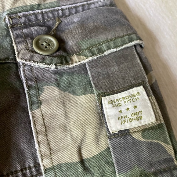 Y2K Abercrombie & Fitch Green Camouflage Cargo Shorts - Picture 4 of 8
